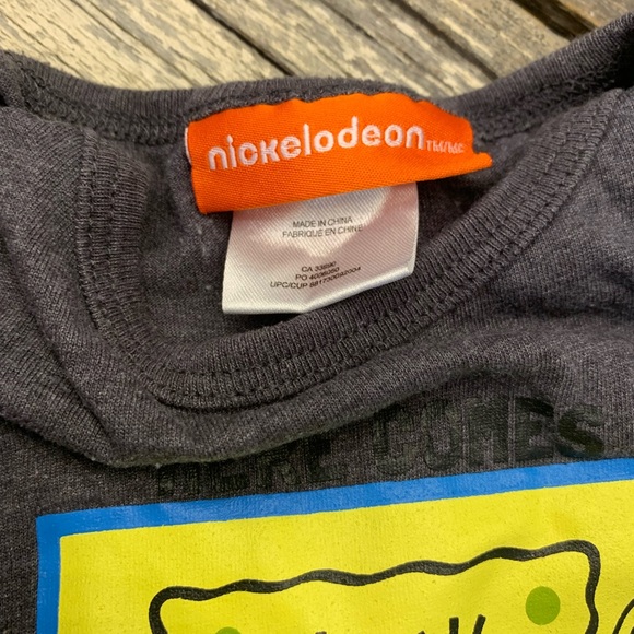Nickelodeon | “Here Comes Trouble” SpongeBob Short Sleeve Onsie - Picture 4 of 4